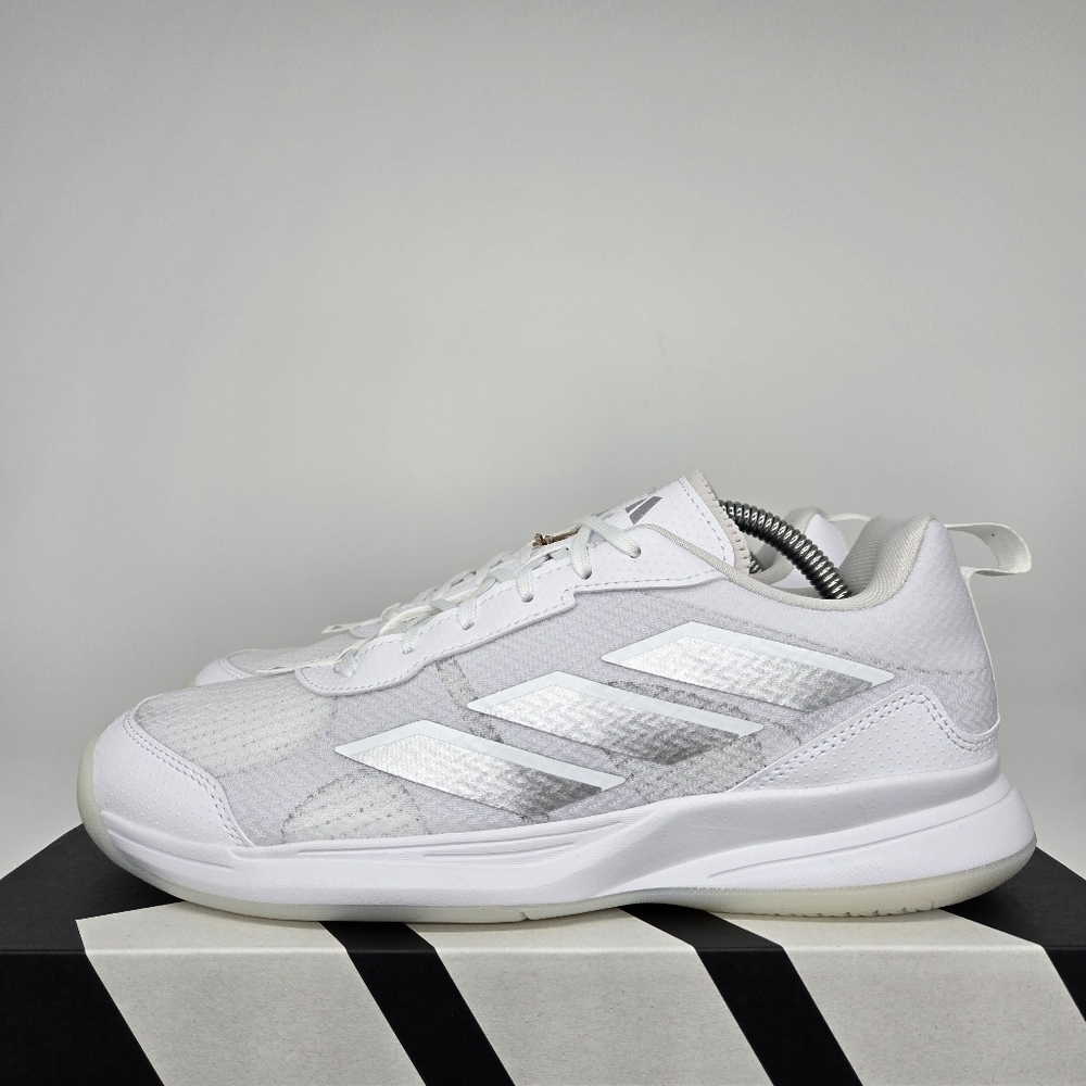 Adidas Women's Tennis Shoes Avaflash Low 'White Silver Metallic' Size 8.5